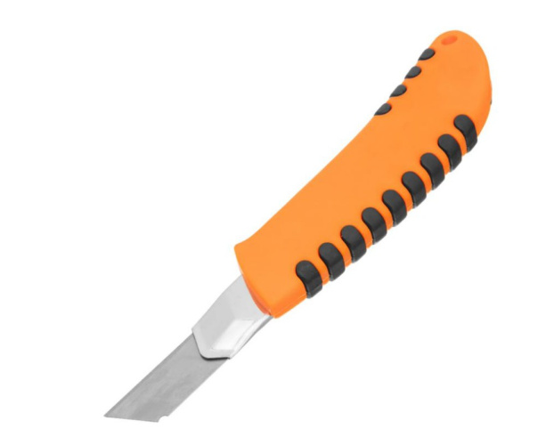 Нож пластиковый с выдвижным сегментированным лезвием 18мм металлическая направляющая двухкомпонентный корпус Sparta 78939