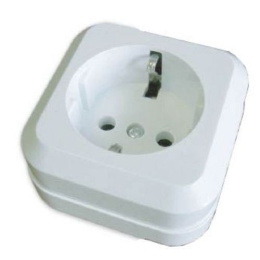 Розетка для открытой установки с заземлением Олимп, 1 посадочное место, 16А, белая UNIVersal О0028