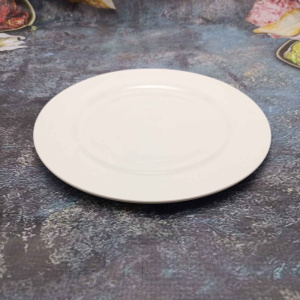 Тарелка фарфоровая мелкая 220мм белый Радужный Дом РД85059