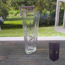 Ваза для цветов стеклянная треугольник h-23,5см Радужный Дом РД20730