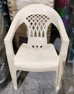 Кресло пластиковое Элегант бежевый Ар-Пласт 11012