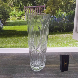 Ваза для цветов стеклянная треугольник h-23,5см Радужный Дом РД20709