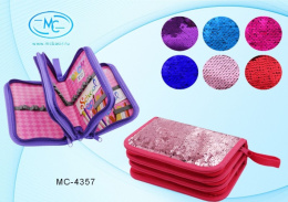 Пенал трехкамерный с реверсивными пайетками, если провести рукой меняют цвет МС-4357