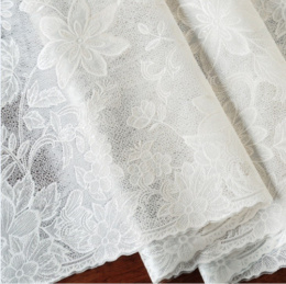 Клеенка ажурная 1,37х20м Lace матовая Grace LA-0610UP