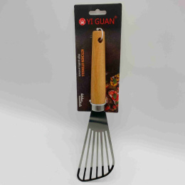 Лопатка из нержавеющей стали с прорезями 25см деревянная ручка Радужный Дом РД72905